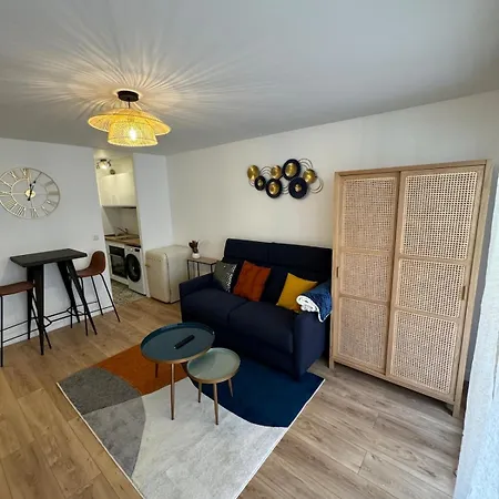 Furnished 17 Apartament