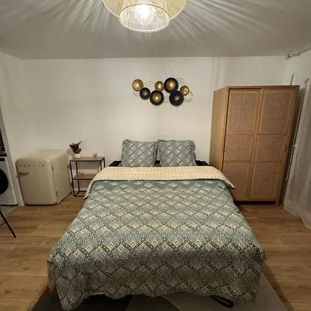 Furnished 17 *