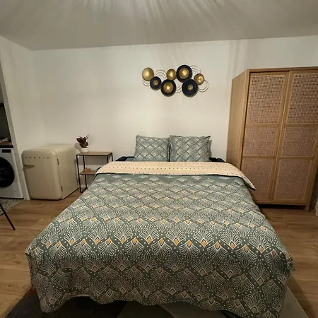 Furnished 17 *