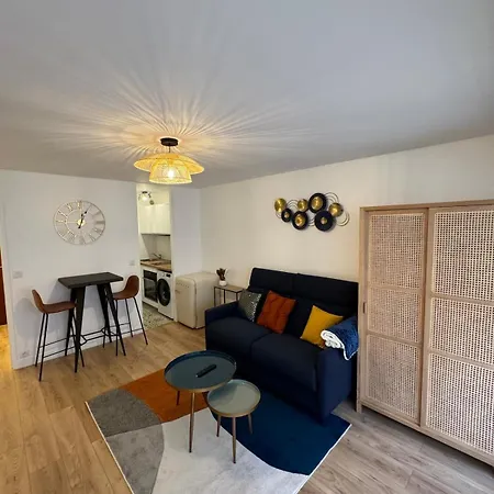 Furnished 17 * Paris