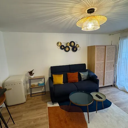 Apartment Furnished 17 *